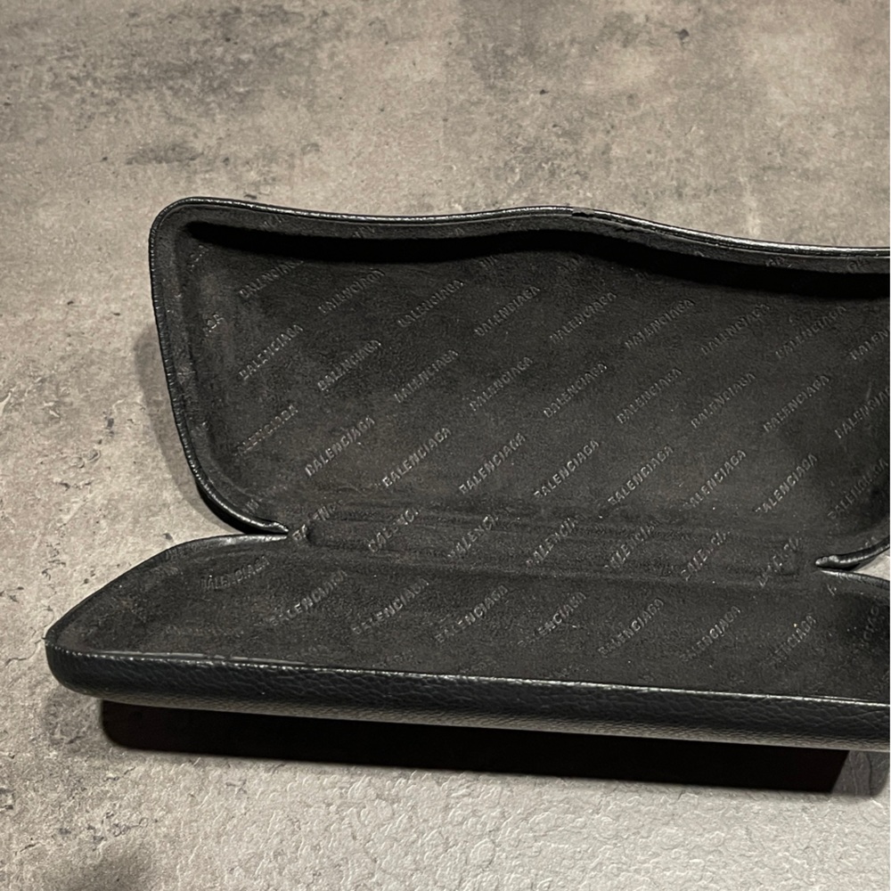 Stylish Transparent Sunglasses - image 7